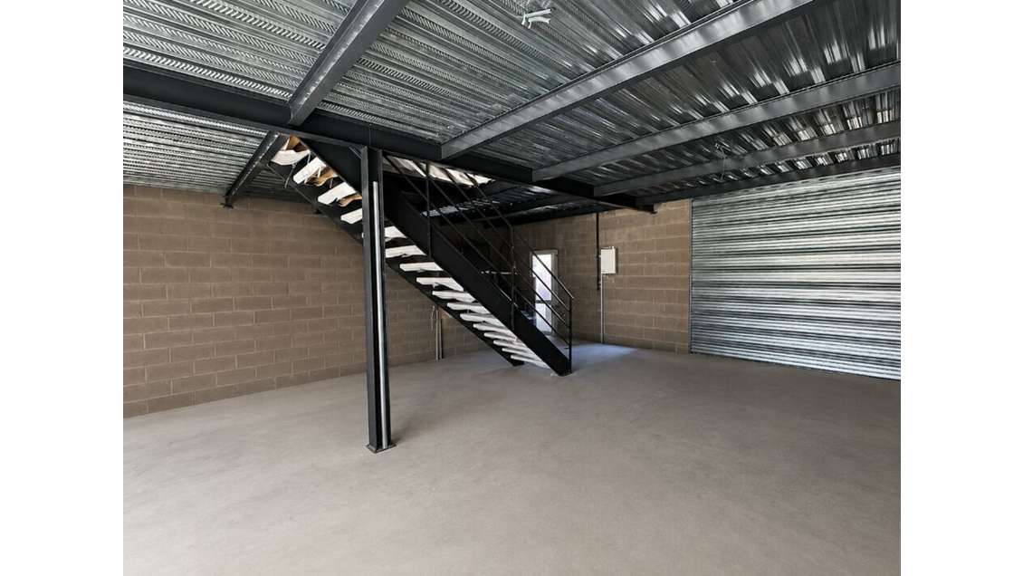 VEDENE - LOCAL D'ACTIVITE à vendre