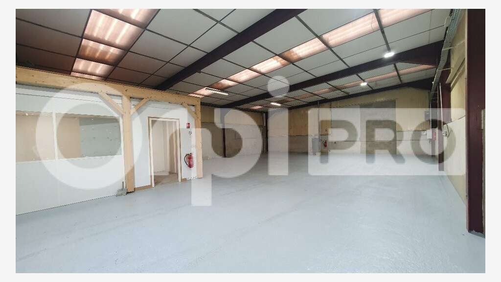 Vente local d'activité de 205m² à Verneuil-l'Étang