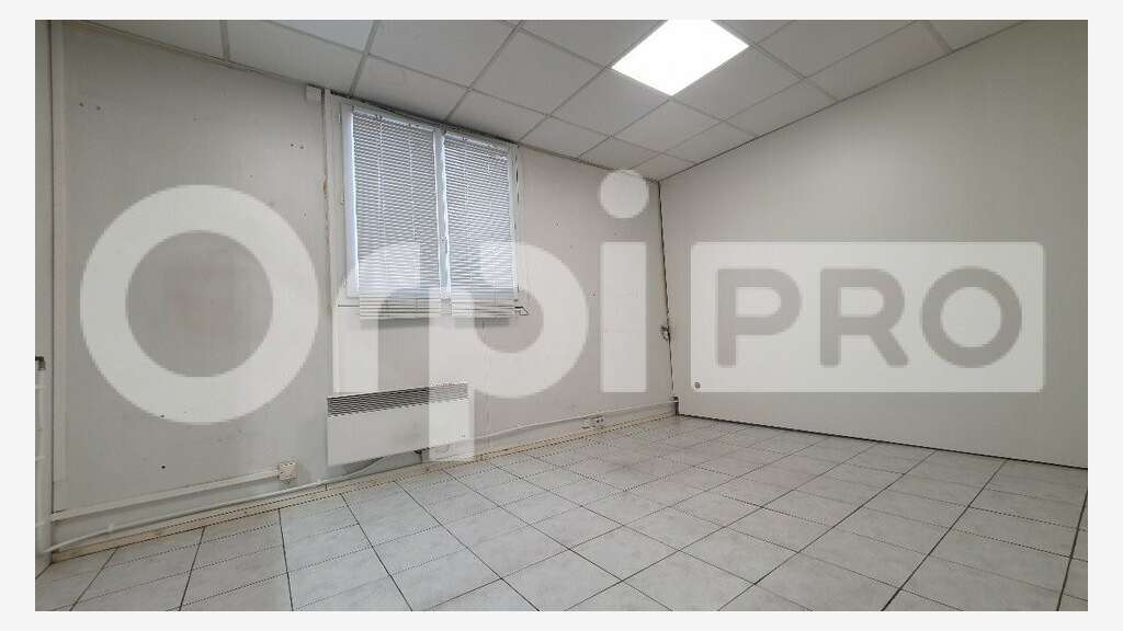 Vente local d'activité de 205m² à Verneuil-l'Étang