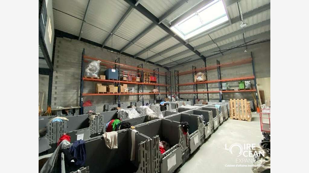 A vendre local activité de 326m² à Vertou