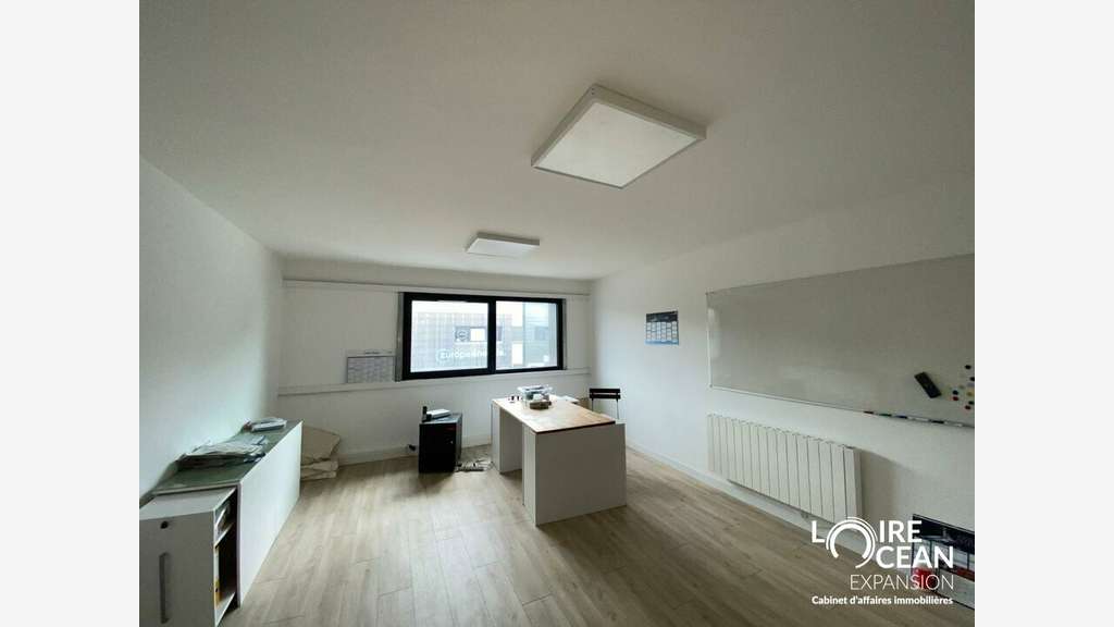A vendre local activité de 326m² à Vertou