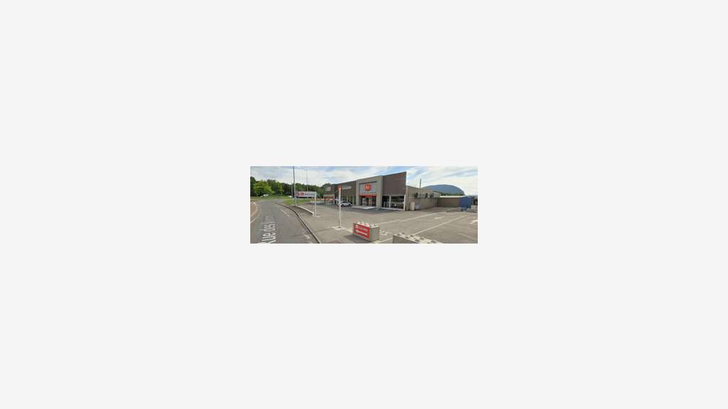 Vente murs commerciaux empl N°1 à Ville-la-Grand