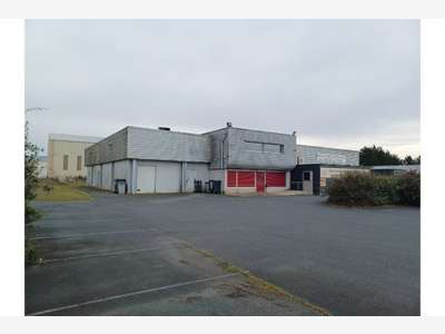 À vendre – Local agroalimentaire de 998 m² à Vill