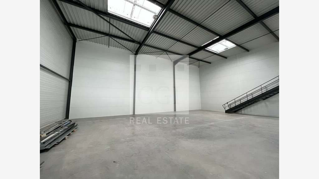 Local d'activité 2227m² à vendre à Villefontaine