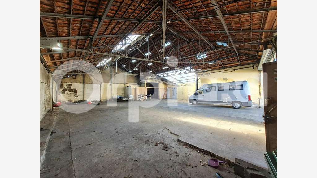AV local d'activité 404m² à Villenave-d'Ornon
