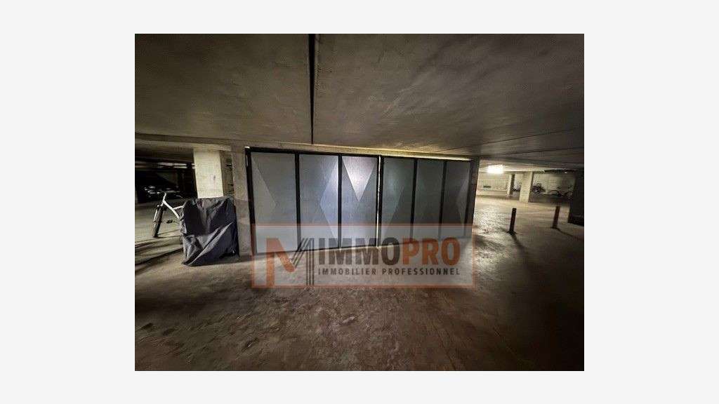 Grand box fermé en sous-sol Villeneuve-Loubet