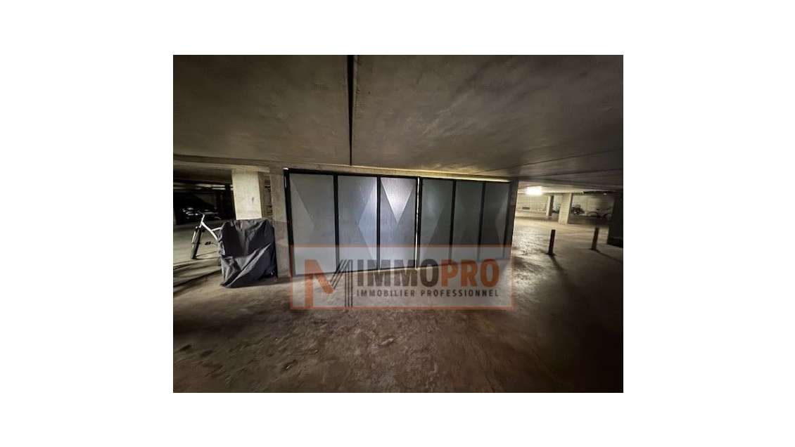 Grand box fermé en sous-sol Villeneuve-Loubet 