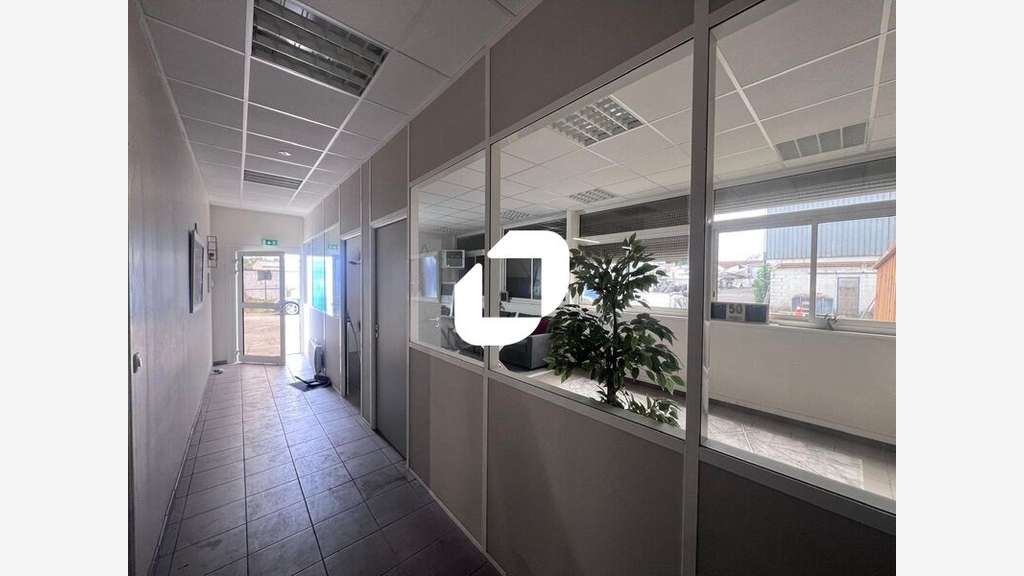Vente Local d'activité 800m² Villenoy