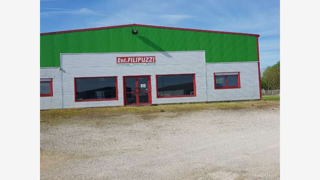 Dépôt à vendre de 800m² à Wassy (52)
