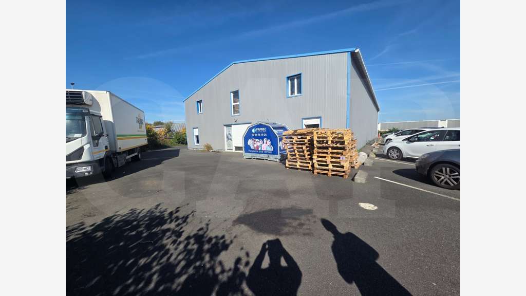 À VENDRE – LOCAL D’ACTIVITÉ INDÉPENDANT. ACCESS