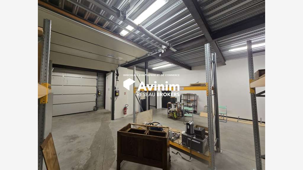 A vendre local d'activités 350m² à Franconville