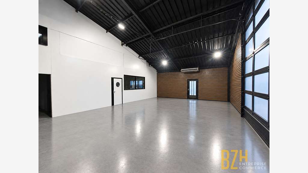 A vendre local d'activités 377m² à Guidel