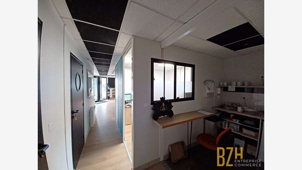 A vendre local d'activités 377m² à Guidel