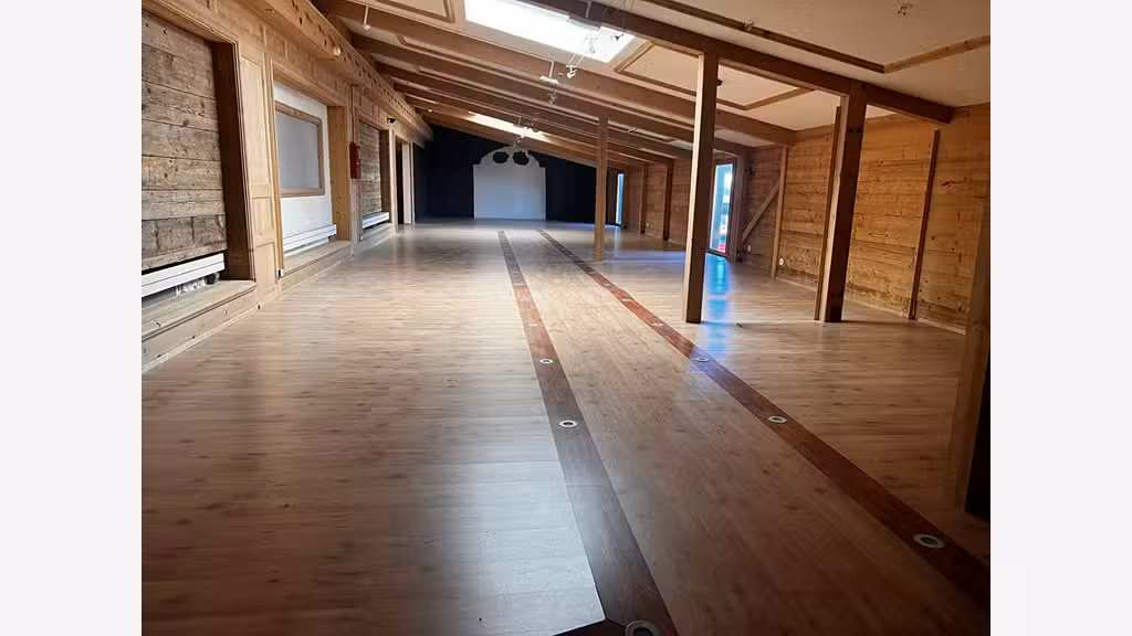 Vente local 3000m² Les Rousses frontière Suisse