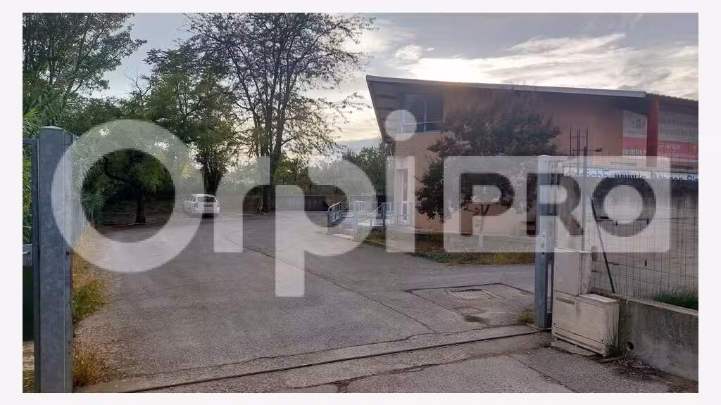 Local d'activité 480m² vendre zone UE1 à Manosque