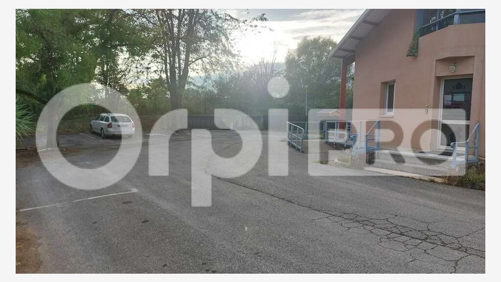 Local d'activité 480m² vendre zone UE1 à Manosque