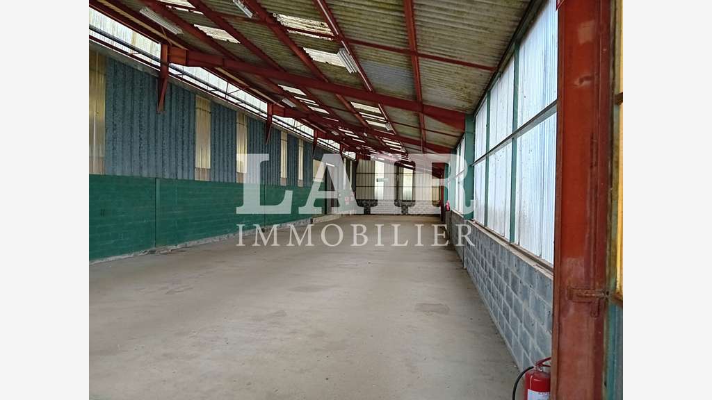 Vente local d'activité 4300m² à La Ferté-en-Ouche