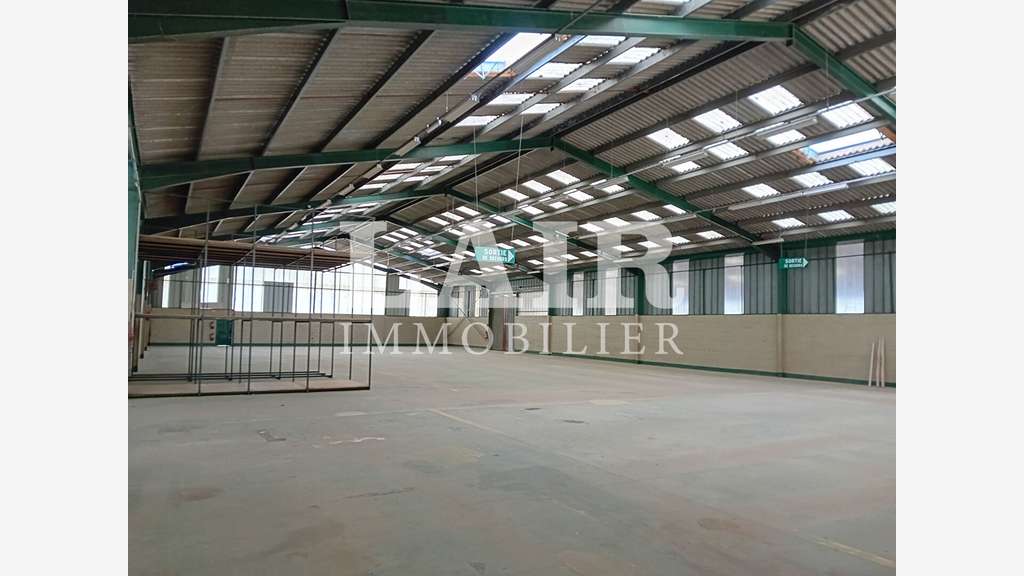 Vente local d'activité 4300m² à La Ferté-en-Ouche