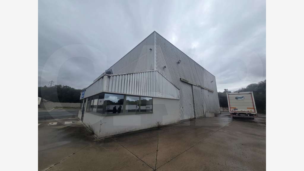 AV local d’activité 580m² sur 9350m² à Plérin
