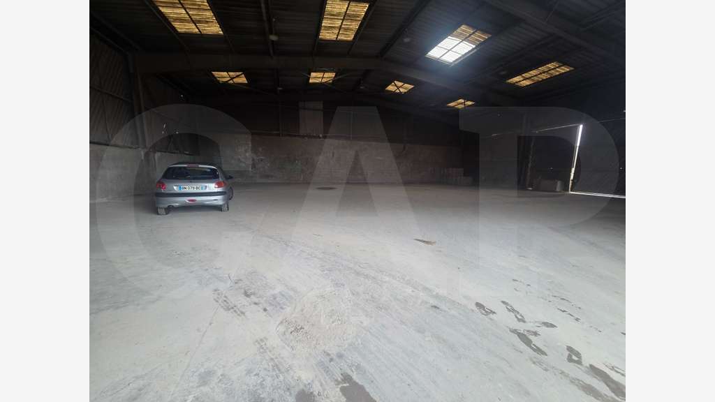 AV local d’activité 580m² sur 9350m² à Plérin