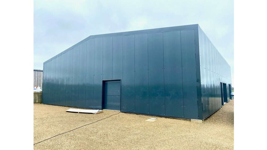 Vente entrepôt livré brut 390m² à Plovan