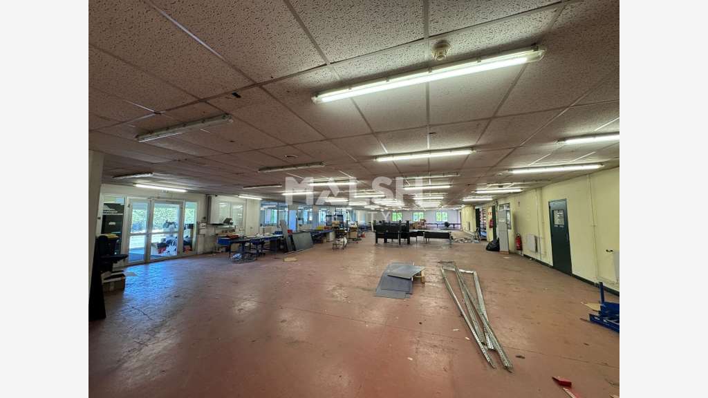 A vendre local industriel et bureaux Saint-Galmier
