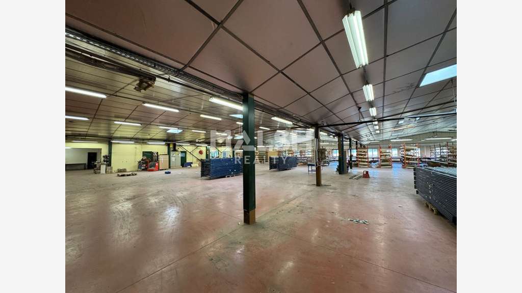 A vendre local industriel et bureaux Saint-Galmier
