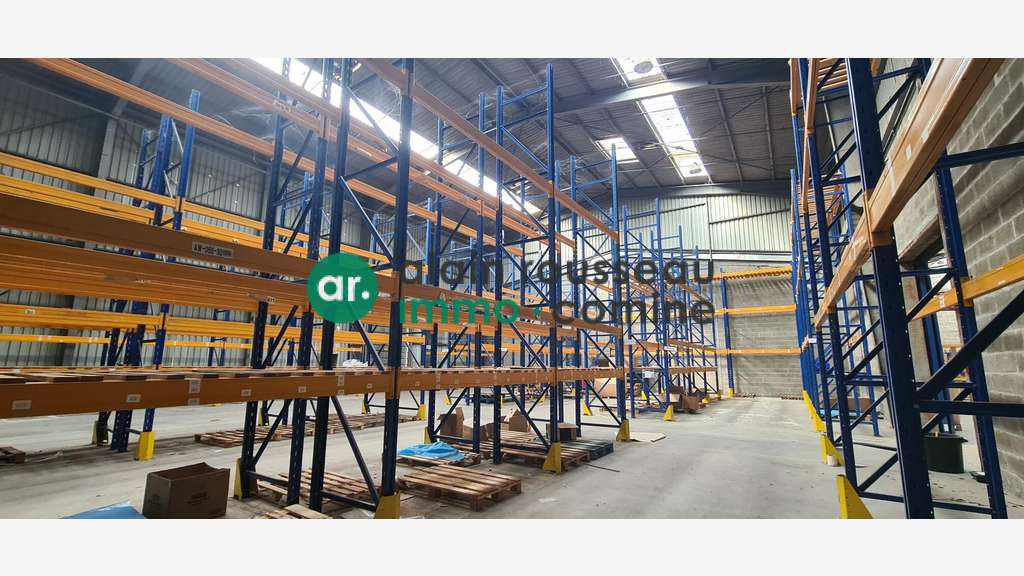 AV local d'activité 4917m² proche autoroute Segré