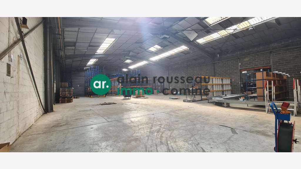 AV local d'activité 4917m² proche autoroute Segré