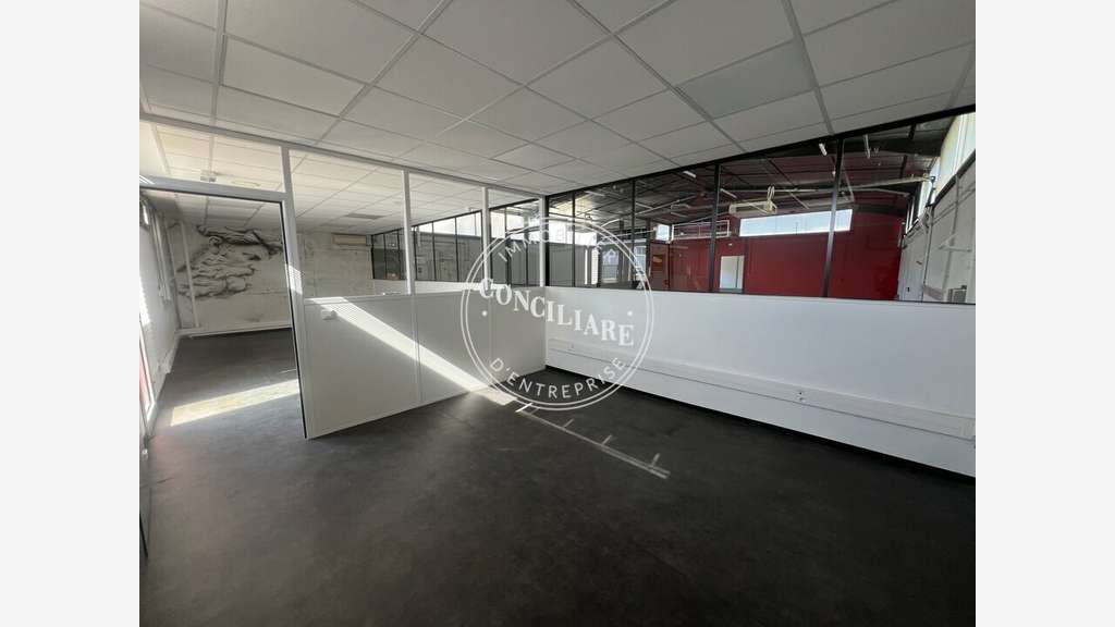Local d'activité 837m² à vendre à Toulouse Thibaud