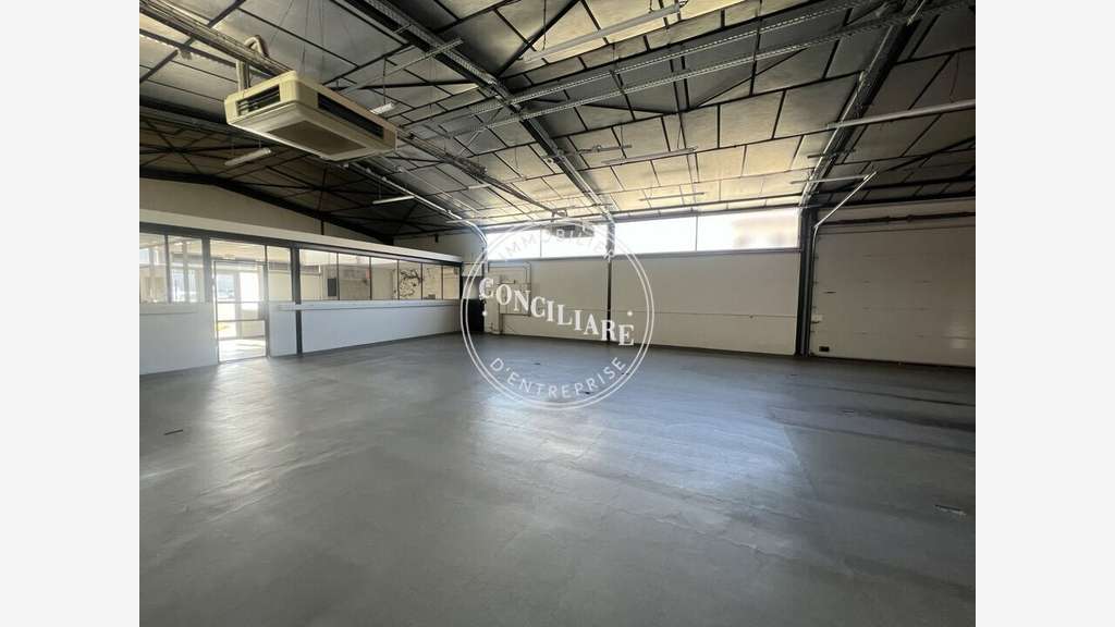 Local d'activité 837m² à vendre à Toulouse Thibaud