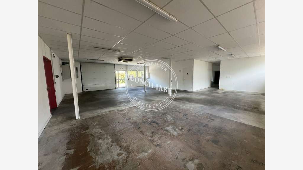 Local d'activité 837m² à vendre à Toulouse Thibaud