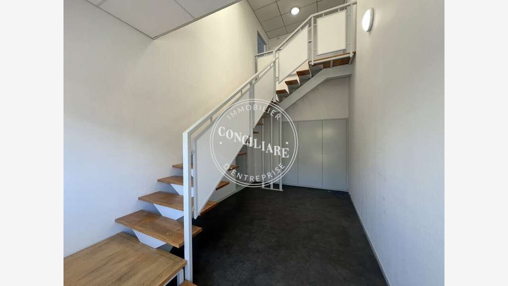 Local d'activité 837m² à vendre à Toulouse Thibaud