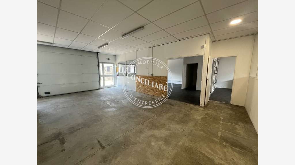 Local d'activité 837m² à vendre à Toulouse Thibaud