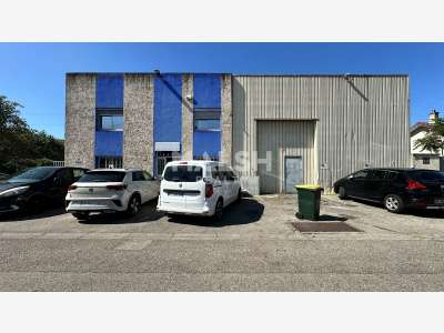 Bâtiment d'activités indépendant à Vaulx-en-Velin