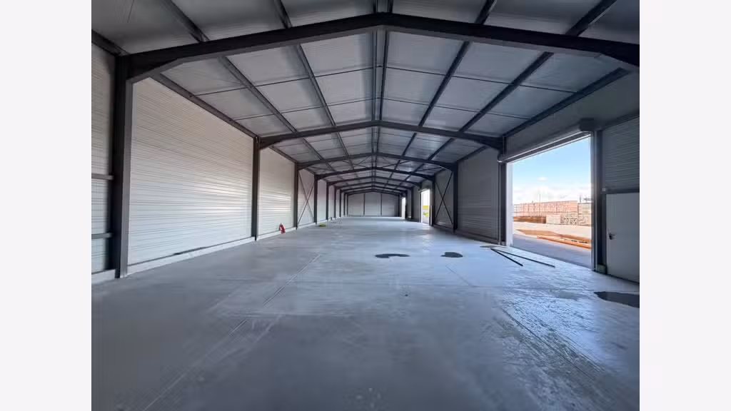 À vendre local activités 660m² divisible à Vedène