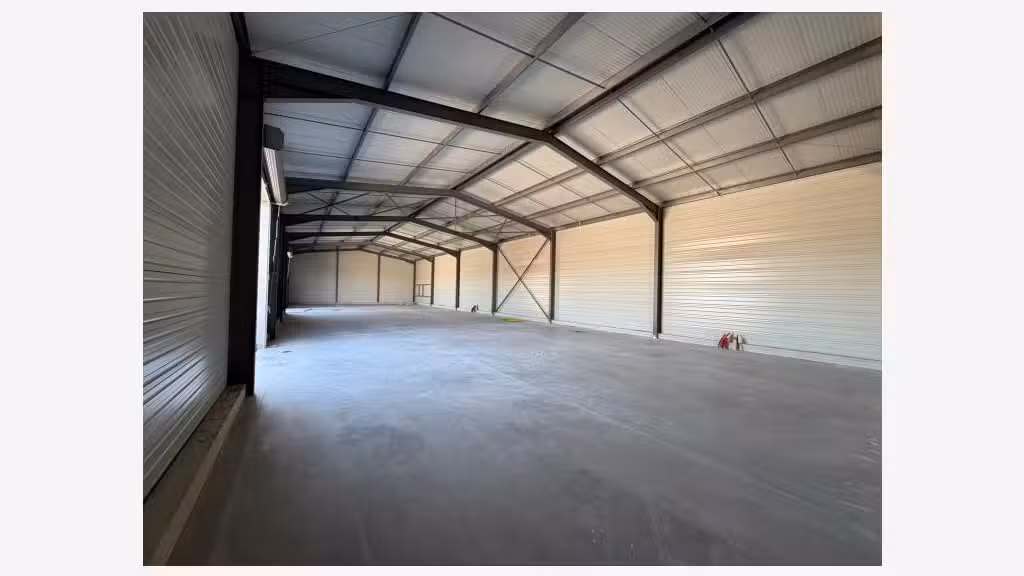 À vendre local activités 660m² divisible à Vedène