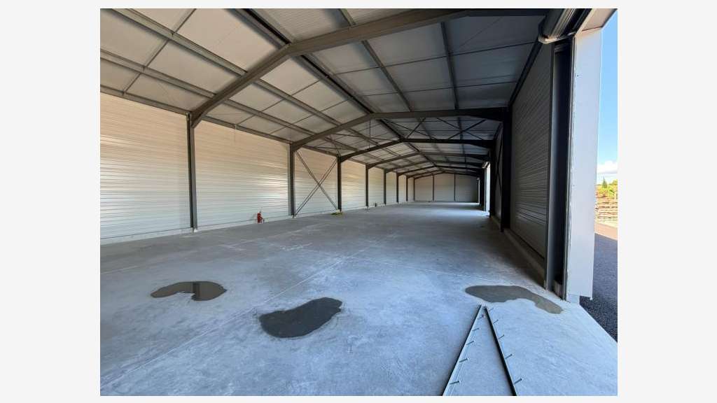 À vendre local activités 660m² divisible à Vedène