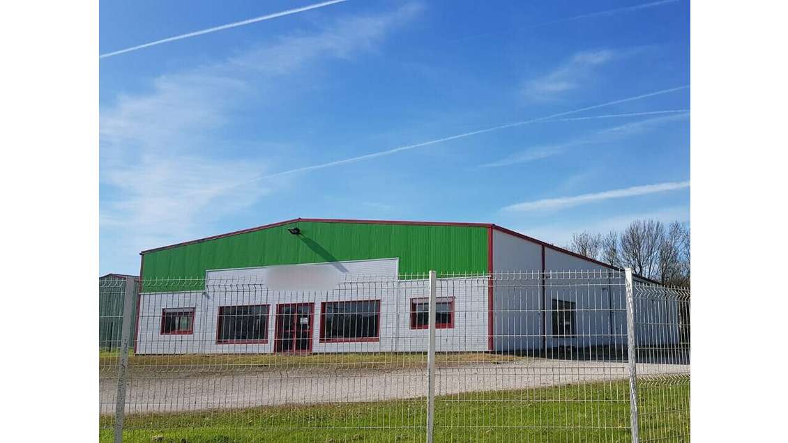 Local d'activité 800m² à vendre à Wassy