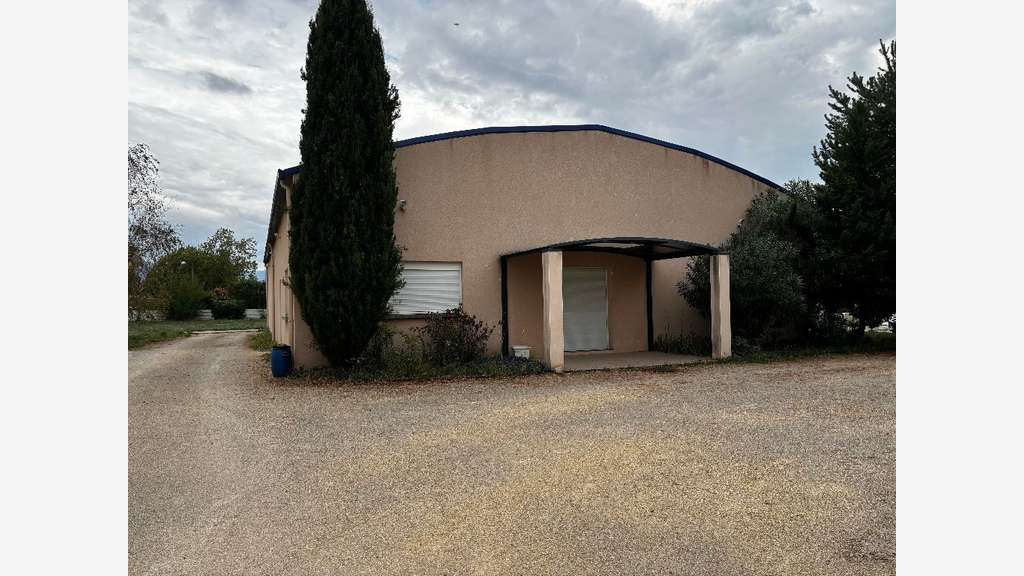 Bâtiment d'activité avec bureaux à Châteauneuf 