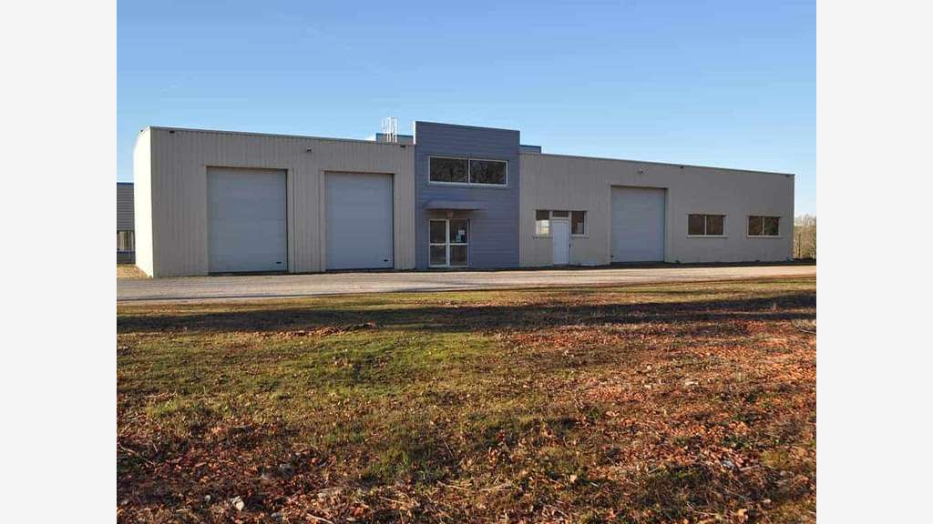A vendre local d'activités 600m² à Cambes