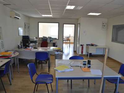 A vendre local d'activités 600m² à Cambes