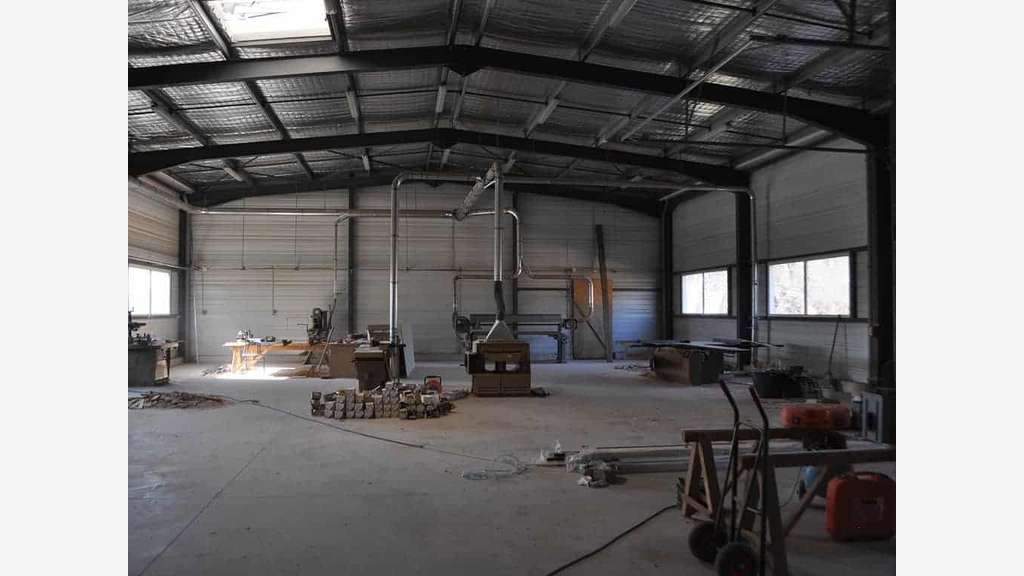 A vendre local d'activités 600m² à Cambes