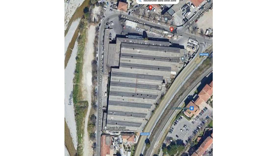 Locaux d'activités à vendre à La Trinité