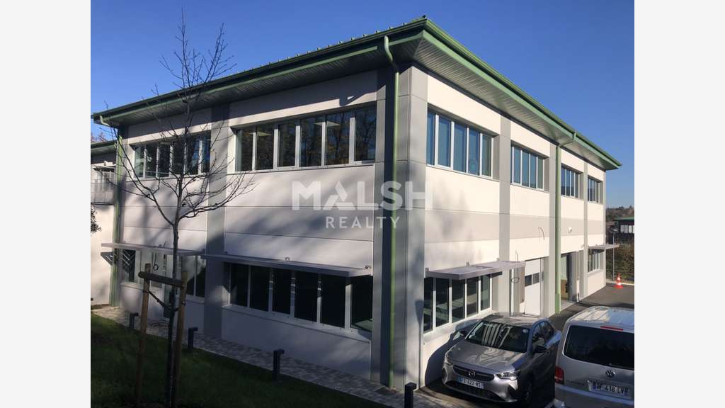 Vente local 287m² à Lissieu Parc du Bois-Dieu