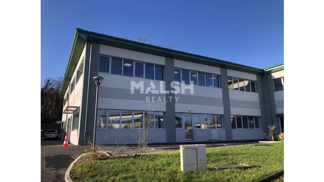 Vente local 287m² à Lissieu Parc du Bois-Dieu