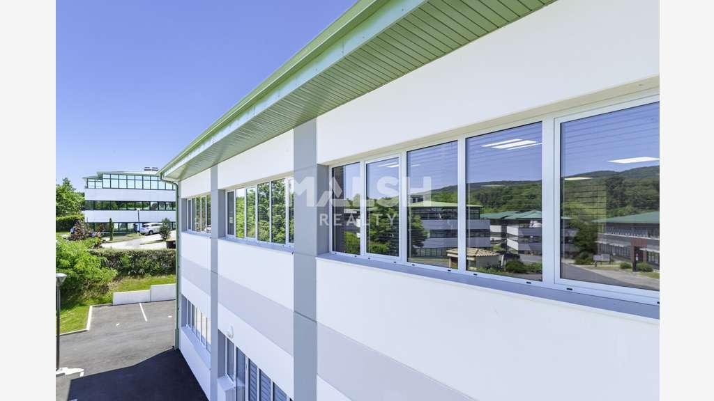 Vente local 287m² à Lissieu Parc du Bois-Dieu