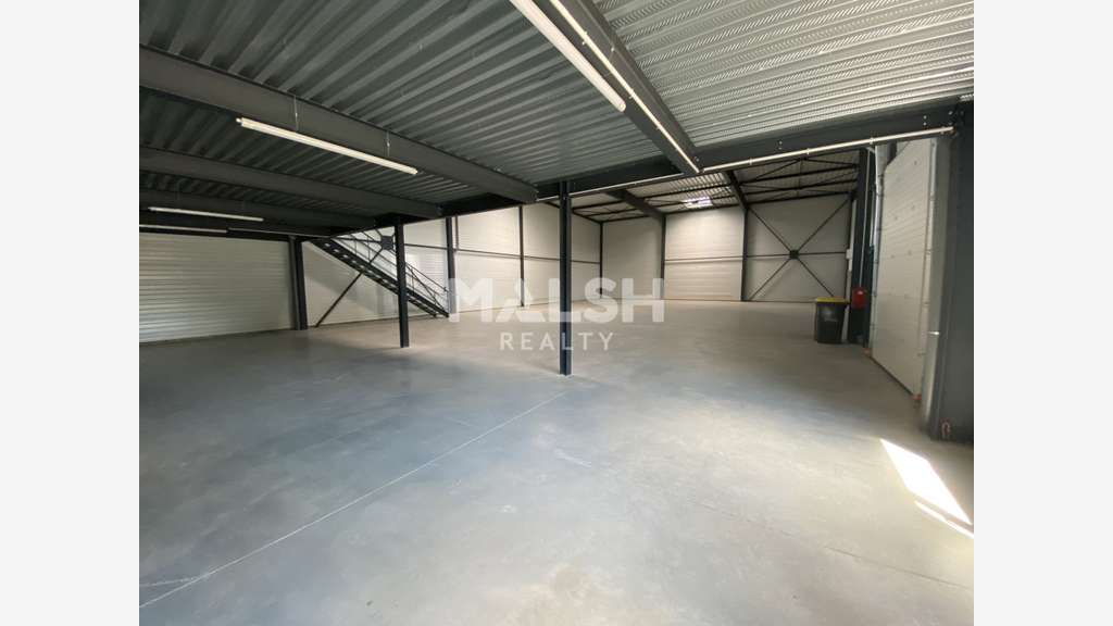 Vente local d'activité neuf 538m² à Frans RD904