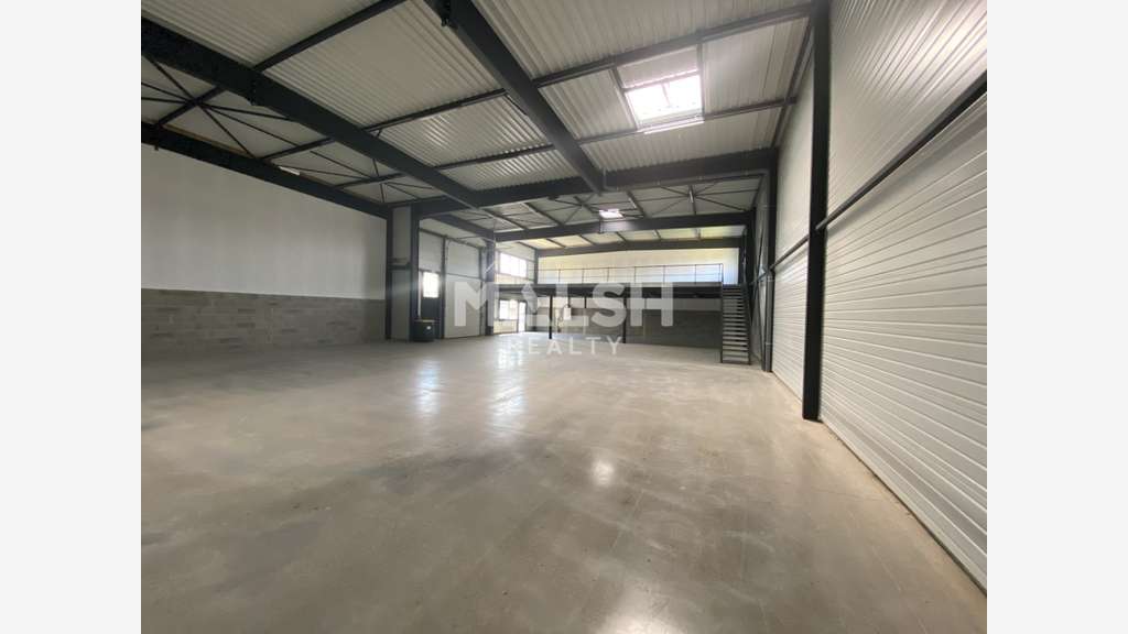 Vente local d'activité neuf 538m² à Frans RD904