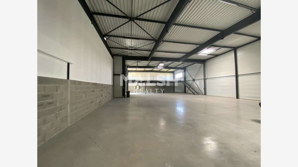 Vente local d'activité neuf 538m² à Frans RD904